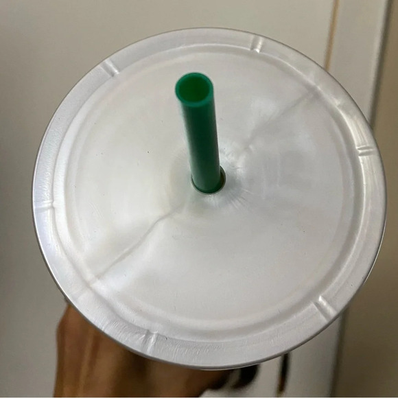 New Starbucks 2022 Holiday Siren Mermaid Iridescent Pearl Venti 24oz Tumbler - Picture 3 of 5